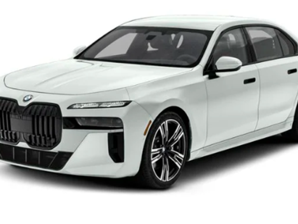 BMW  760 i  año 2024|2025 motor V8 CIL. vol. De desplazamiento 4.4L